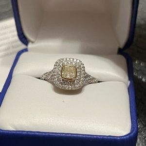 SOLD! Stunning Helzberg yellow diamond ring!